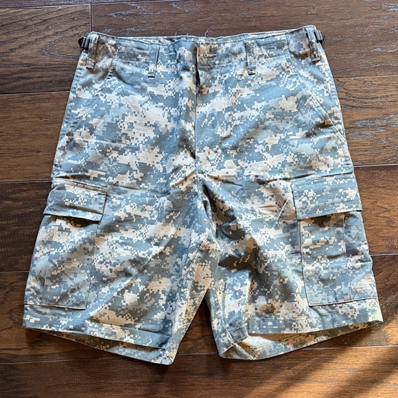 Tru Spec Men's Digital Camo Cargo Shorts - Picture 1 of 5